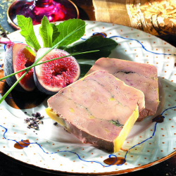 Le Foie Gras de Canard Entier du Périgord mi-cuit Mariné au Ratafia et au Poivre de Sarawak