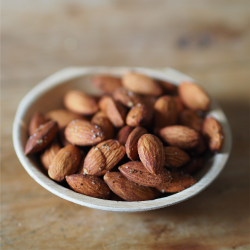 Les Amandes à la Truffe d’Été (Tuber Aestivum 1,02%) Aromatisées à la Pointe de Fleur de Sel de Guérande,90 g