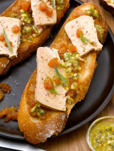 Tartines Croustillantes de foie gras sur chutney de figues au Ratafia