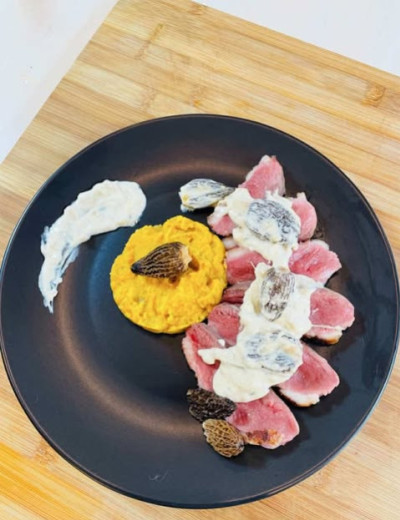 Magret de Canard Ecrasé de Butternut aux Noisettes et sa Sauce aux Morilles 