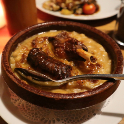 Le cassoulet : plat emblématique du sud-ouest par la Maison Valette