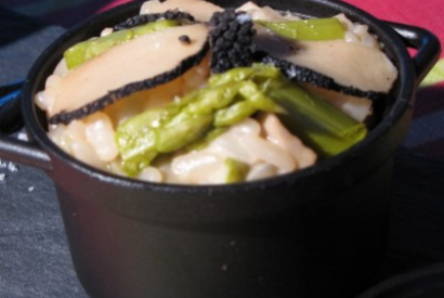 Le risotto aux pointes d'asperges vertes et truffes de la Saint-Jean