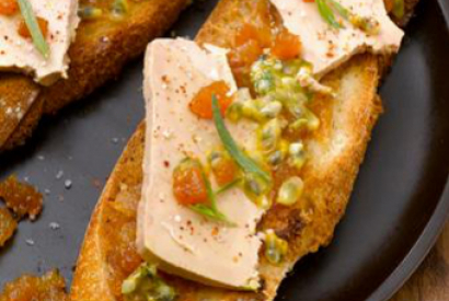 Tartines Croustillantes de foie gras sur chutney de figues au Ratafia