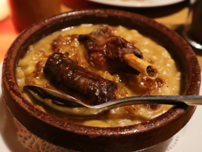 Le cassoulet : plat emblématique du sud-ouest par la Maison Valette