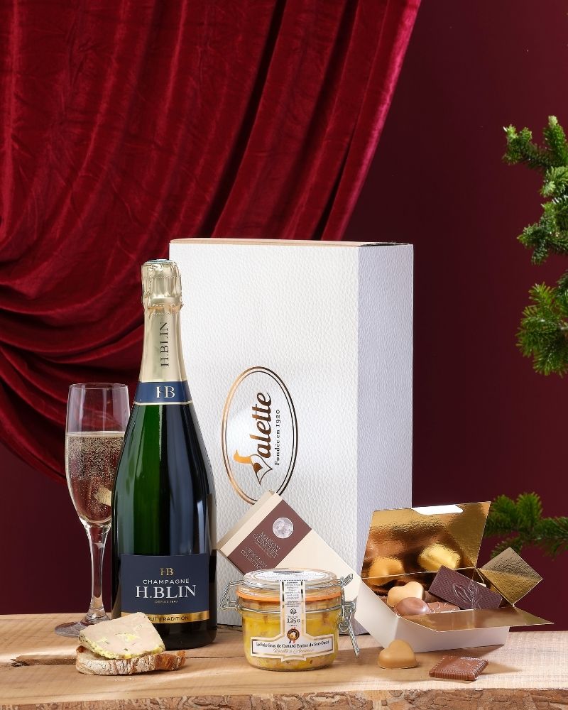 Coffret La Signature du Gourmet Valette avec foie gras, champagne et chocolats.
