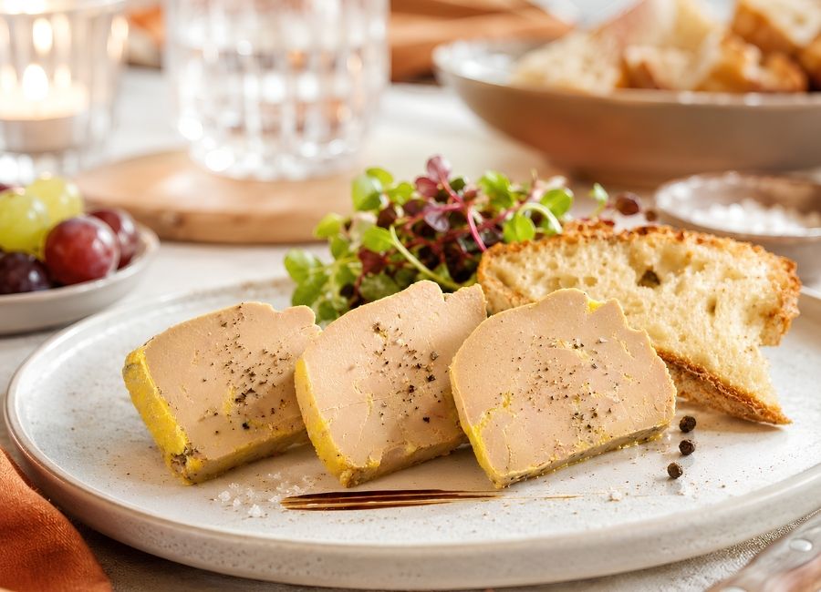 Foie gras de canard entier du Périgord Valette, présenté en tranches.