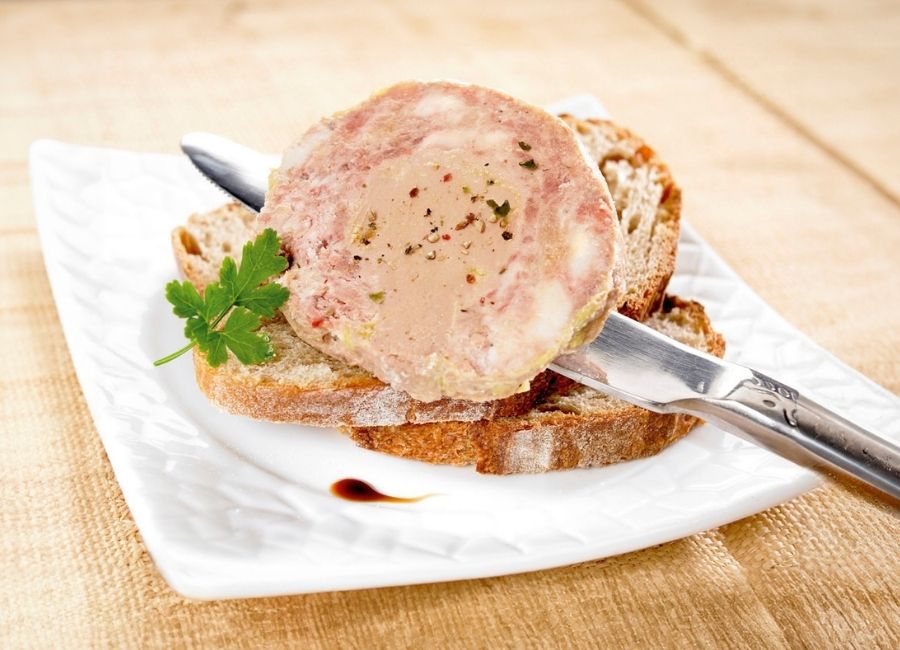 Le Fameux Papitou Valette, pâté au foie de canard servi sur du pain